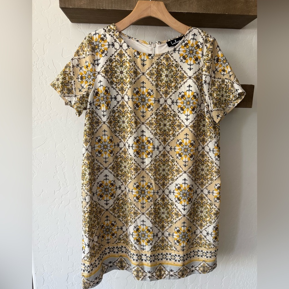 Lulu's|Dandy lion short sleeve patterned shift dress in mustard yellow•••boho - Picture 8 of 14